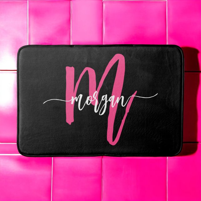 Hot Pink Black Monogram Girl's Dorm Room Badematte (Von Creator hochgeladen)