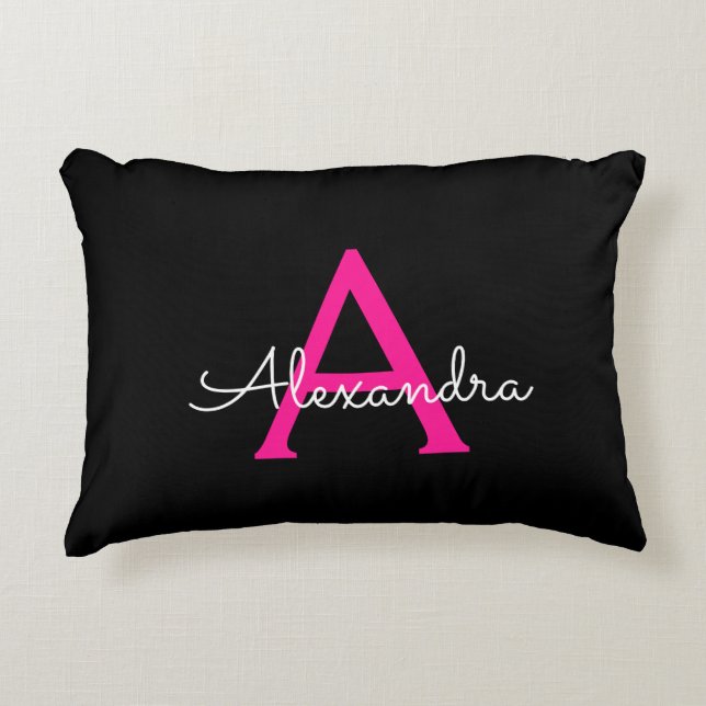 Hot Pink Black Script Name der Girl Monogram Dekokissen (Vorderseite)
