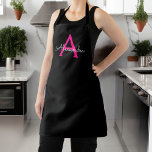 Hot Pink Black Script Name der Girl Monogram Schürze<br><div class="desc">Schürze für die Bezeichnung des Monogramms in Schwarz und Heiß rosa. Das macht den perfekten 16 Geburtstag,  Hochzeit,  Brautparty,  Jubiläum,  Babydusche oder Junggeselinnen-Abschied Geschenk für jemanden,  der Lieben glamourösen Luxus und schicke Stile.</div>