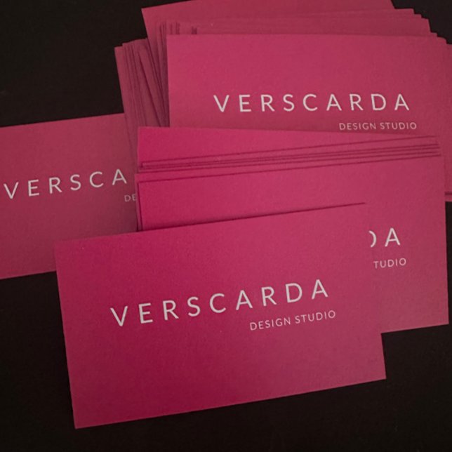 Hot Pink Bold Fashion Design Studio Schönheit Visitenkarte (Von Creator hochgeladen)