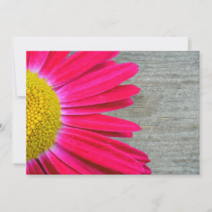 Hot Pink Daisy & Barnwood Wedding Einladung