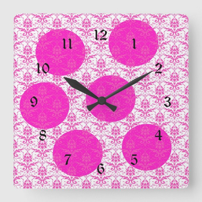 Hot Pink Damask mit Pink Polka Docks Quadratische Wanduhr (Vorderseite)