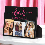 Hot Pink Friends 3 Foto Freundschaftskollektion Fotoplatte<br><div class="desc">Feiern Sie Ihre Freundschaft mit den Hot Pink Besties Friends 3 Foto Collage Keepake Plaque. Diese lebendige und personalisierte Plaque besticht durch ein stilvolles, hellrosa Design und eine wunderschön gestaltete Collage aus drei hochgeschätzten Fotos. Es ist aus hochwertigen Materialien gefertigt und eignet sich ideal für die Darstellung auf einem Schreibtisch,...</div>