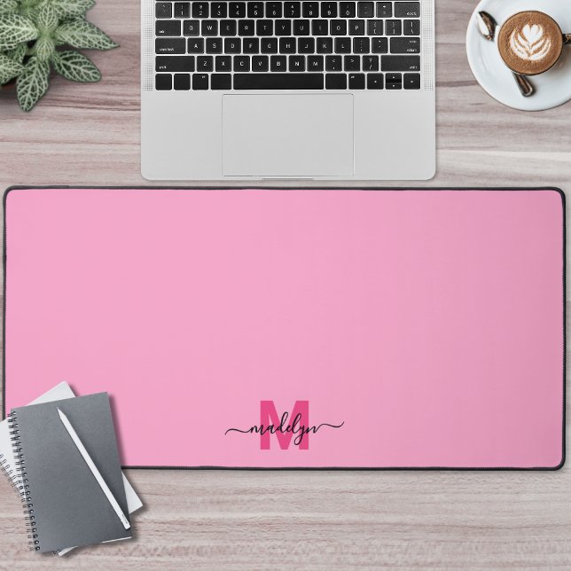 Hot Pink Girones Modern Name Monogram Schreibtischunterlage (Hot Pink Girly Modern Name Monogram Desk Mat)