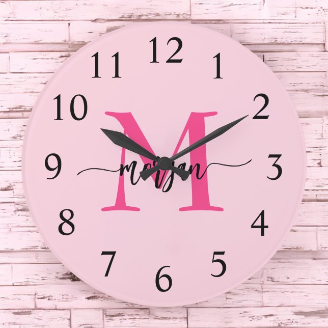 Hot Pink Modern Script Girl Monogram Name Große Wanduhr (Von Creator hochgeladen)