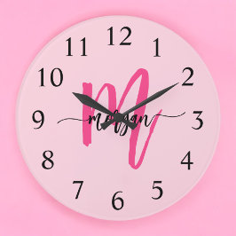 Hot Pink Modern Script Girl Monogram Name Große Wanduhr