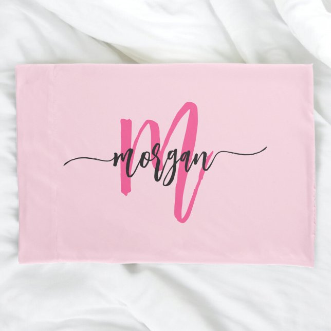 Hot Pink Modern Script Girl Monogram Name Kissenbezug (Von Creator hochgeladen)