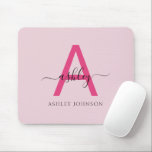 Hot Pink Modern Script Girl Monogram Name Mousepad<br><div class="desc">Erhöhen Sie Ihren Arbeitsbereich mit diesem personalisierten Mauspad, mit dem Sie Ihren Namen und Ihre Initialdatei anpassen können, sodass Sie ihn einzigartig machen können. Das elegante, rosa Monogramm in Verbindung mit einem zarten Script-Schriftart verleiht Ihrem Schreibtisch eine Touch von Eleganz und Persönlichkeit. Perfekt für Zuhause oder Büro, dieses Stück verbindet...</div>