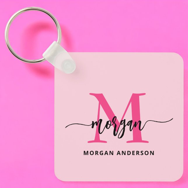 Hot Pink Modern Script Girl Monogram Name Schlüsselanhänger (Von Creator hochgeladen)