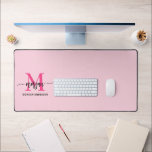 Hot Pink Modern Script Girl Monogram Name Schreibtischunterlage<br><div class="desc">Erweitern Sie Ihren Arbeitsbereich mit unserer Hot Pink Modern Script Girly Monogram Name Desk Mat! Diese Schreibtischmatte mit einem kühnen, rosa Design ist mit Ihrem Namen in einem schicken, modernen Drehbuch für eine benutzerdefinierte Touch personalisiert. Aus hochwertigen, langlebigen Materialien gefertigt, bietet es eine glatte, komfortable Oberfläche zum Schreiben und Verwenden...</div>