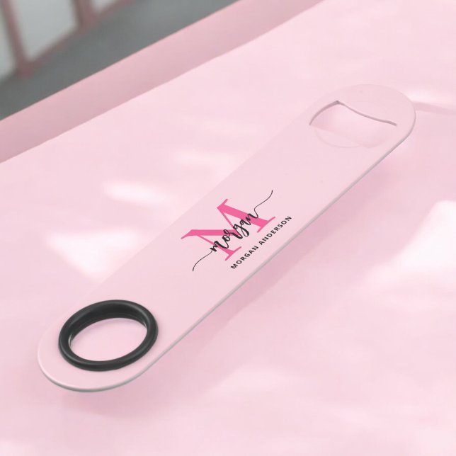 Hot Pink Modern Script Girl Monogram Name Speed Flaschenöffner (Von Creator hochgeladen)