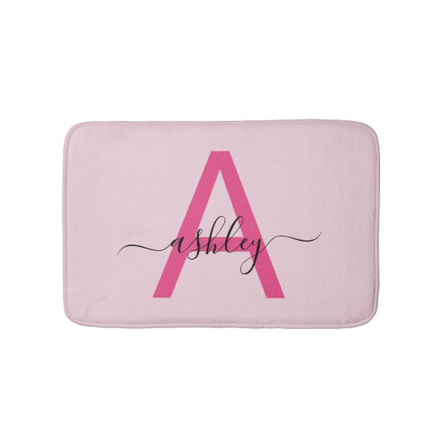 Hot Pink Monogram Girl's Dorm Room Badematte (Vorderseite)