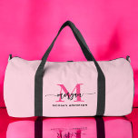 Hot Pink Monogram Name Girl's Script Sports Duffle Bag<br><div class="desc">Erhöhen Sie Ihr Spiel mit unserem Hot Pink Monogram Name Girl's Script Sports Duffle Bag! Mit einem lebhaften, heißen rosa Design ist diese Tasche personalisiert mit Ihrem Namen in einem eleganten Script-Schriftart für eine individuelle Touch. Ideal für Sport, Gymnastik oder Reisen, bietet es viel Platz und eine dauerhafte Konstruktion, um...</div>