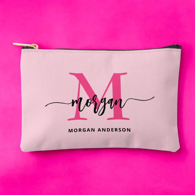 Hot Pink Monogram Name Girl's Script Zubehörtasche (Von Creator hochgeladen)