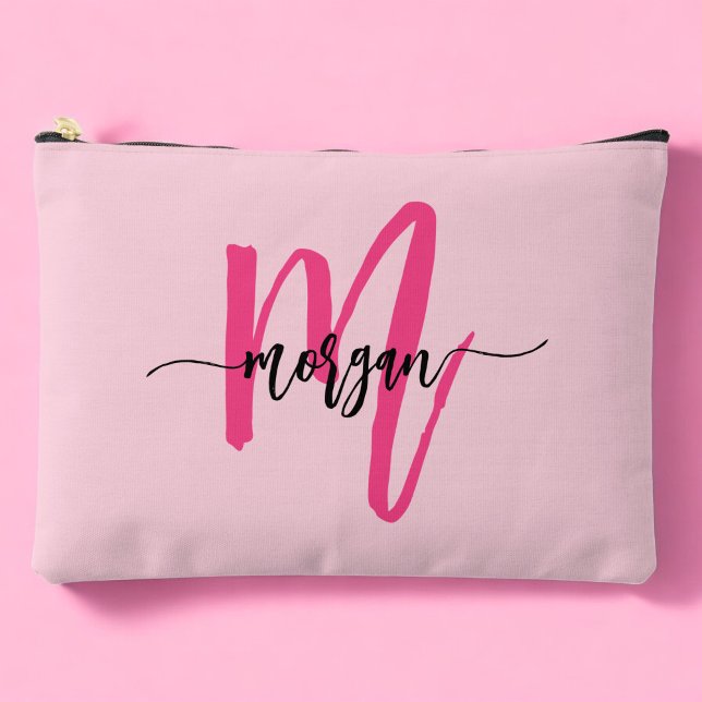 Hot Pink Monogram Name Girl's Script Zubehörtasche (Von Creator hochgeladen)