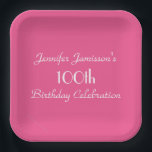 Hot Pink Paper Teller, 100. Geburtstagsparty Pappteller<br><div class="desc">Ein solider, rosa Hintergrund schmückt diese einzigartige und lustige Papiertüte aus Party. Obwohl standardmäßig "100th Birthday" steht, können Sie den Text einfach ändern, um den Namen, die Anzahl der Jahre und das Ereignis zu bestimmen. Sehr weiblich und mädchenhaft! Passende Papierservietten sind bei zazzle im SocolikCardShop erhältlich. Alle Rechte vorbehalten ©...</div>