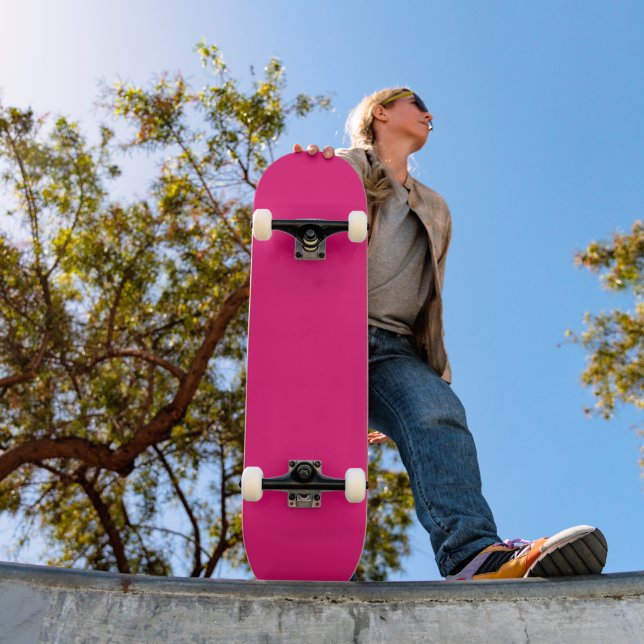 Hot Pink Skateboard (Außenbereich 1)