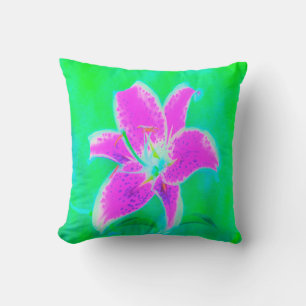 Hot Pink Stargazer Liege auf Türkis und Grün Kissen