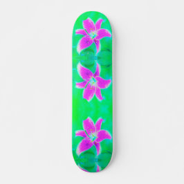 Hot Pink Stargazer Liege auf Türkis und Grün Skateboard