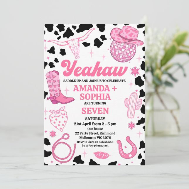 Hot Pink Twin Cowgirl Rodeo Western Disco Geburtst Einladung (Stehend Vorderseite)