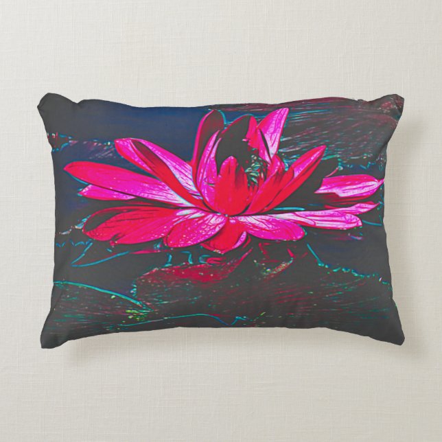 Hot Pink Water Lily Kissen mit Designer Pods (Vorderseite)