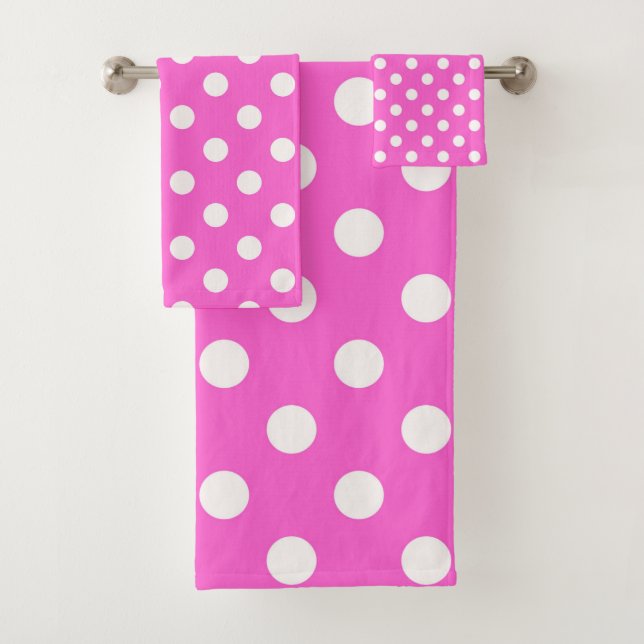 Hot Pink & White Polka Dot Badhandtuch Set (Insitu)