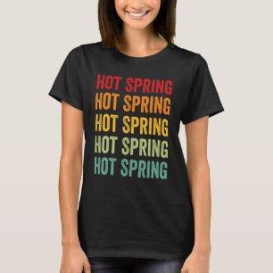Hot Spring Landkreis Arkansas Rainbow Text Design T-Shirt