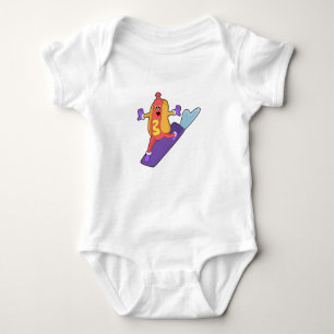 Hotdog als Snowboarder mit Sonowboard Baby Strampler
