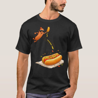 Hotdog springt in ein Brötchen Lustige Lebensmitte T-Shirt