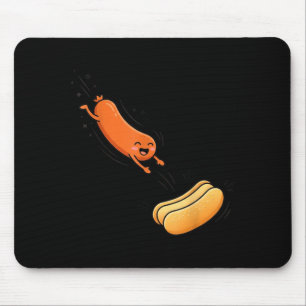 Hotdog springt in ein Brötchen Verrückter Foodie L Mousepad