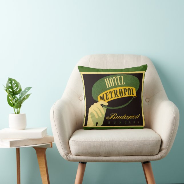 Hotel Metropol Budapest Ungarn Bellhop Hat Kissen (Stuhl )