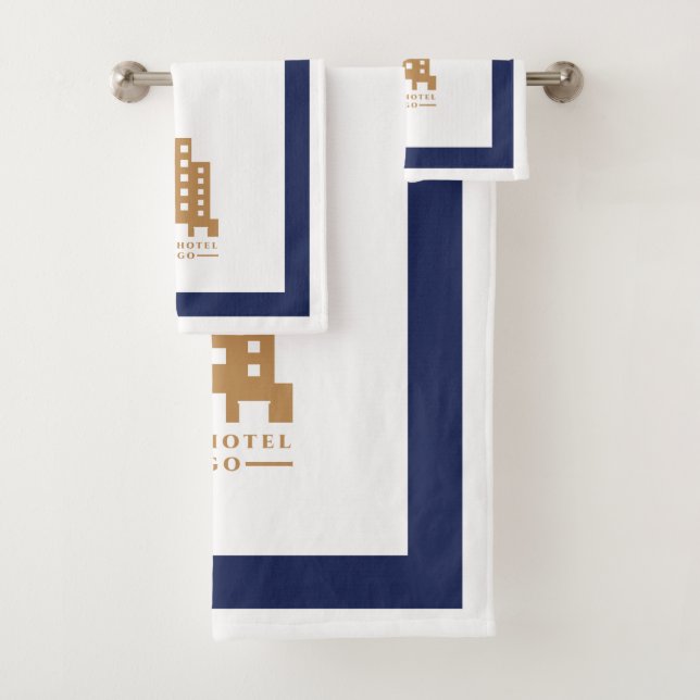 Hotel Minimalistisches Navy-White-Rectangle-Logo Badhandtuch Set (Insitu)