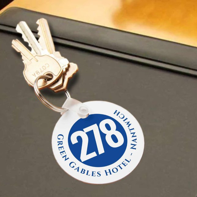 Hotel Name Plus Zimmernummer auf einem Schlüsselan Schlüsselanhänger (Von Creator hochgeladen)