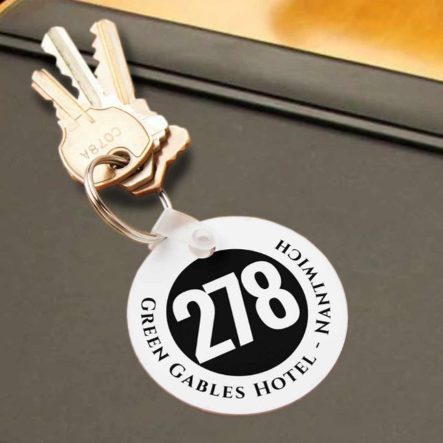 Hotel Name Plus Zimmernummer auf einem Schlüsselan Schlüsselanhänger (Von Creator hochgeladen)