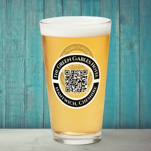 Hotel oder Bar trinken Glas mit QR-Code (Von Creator hochgeladen)