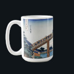Housai Mount Fuji von unterhalb der Men's Bridge Kaffeetasse<br><div class="desc">Katsushika Housai (1760-1849),  Mount Fuji von unterhalb der Men's Bridge aus gesehen. Reproduktion berühmter Kunstbilder im öffentlichen Bereich.</div>