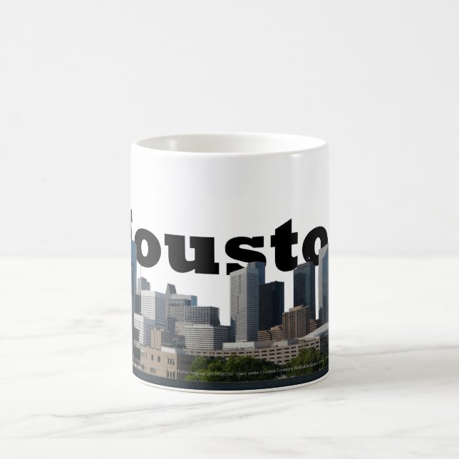 Houston, TX Skyline mit Houston im Himmel Tasse (Mittel)