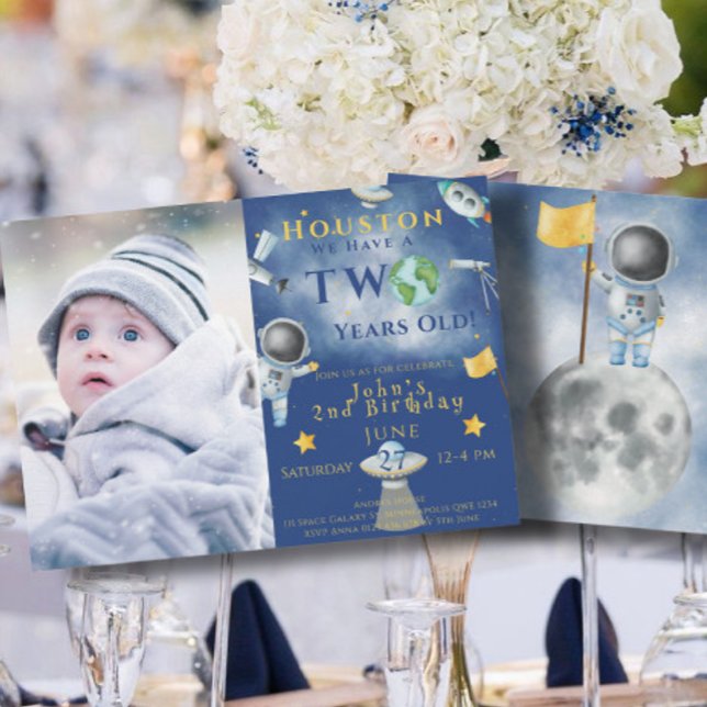 Houston, wir haben einen zwei Jahre alten Raumfahr Einladung (Von Creator hochgeladen)