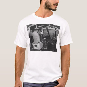 Howard Hughes im gezierte Gans-hölzernen Flugzeug T-Shirt