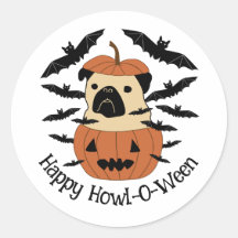 Howl-O-Ween-Mops in einem Jack-O-Lantern mit Flede