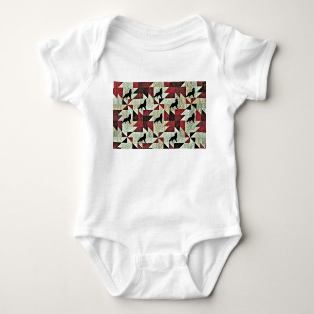 Howling Wolf Quilt Baby Strampler (Vorderseite)