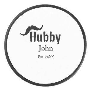 Hubby Ehemann Name Datum Jahr Schnurrbart einfach Eishockey Puck