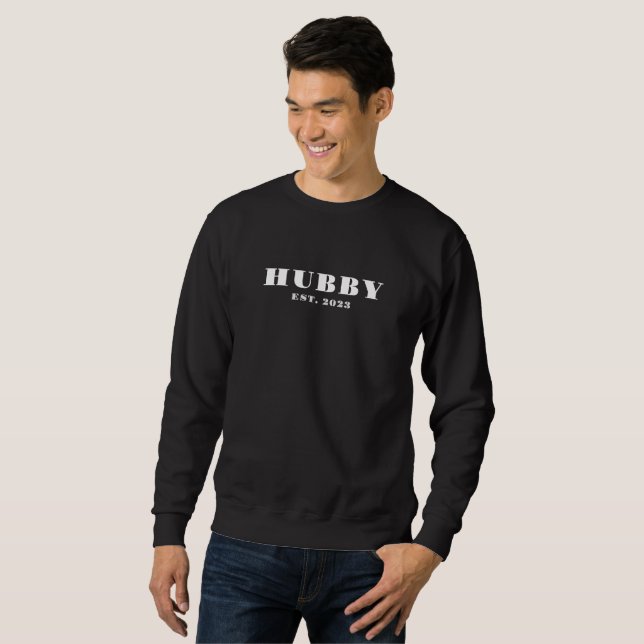 Hubby Minimalistische Personalisierte Flitterwoche Sweatshirt (Vorne ganz)
