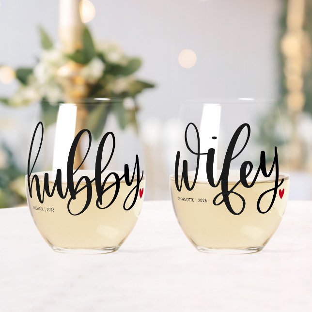 Hubby Wifey Couple Typografie Design Custom Weinglas Ohne Stiel (Insitu (Hochzeit))
