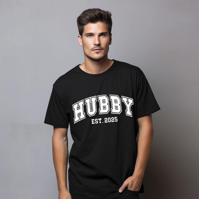 Hubby wurde 2025 gegründet, nur verheiratet T-Shirt (Von Creator hochgeladen)
