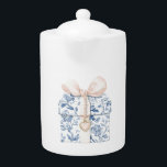 Hübsch Blue White Floral Blush Herzgeschenk<br><div class="desc">Chic Hübsch Blue White Blume rot Rosa Bogen Charme Geschenk Brautparty</div>