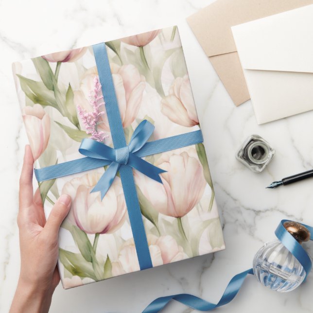 Hübsch Blush Pink Creme Tulips Blumenzehen Geschenkpapier (Schenken)