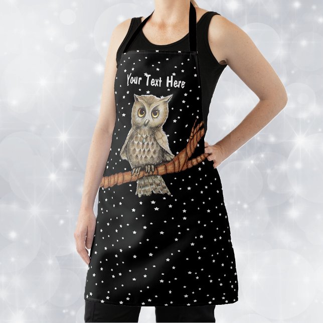 Hübsch-braune Augen Golden Eyes Blue Necklace Star Schürze (Pretty brown owl golden eyes blue necklace on branch on black kitchen apron with white stars.)