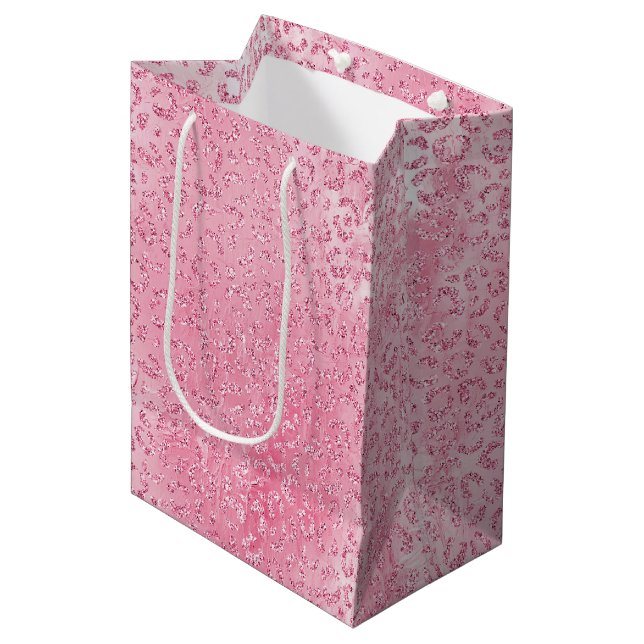 Hübsch Girly Sugar Pink Glitzer Leopard Mittlere Geschenktüte (Vorderseite Schrägansicht)
