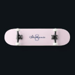 Hübsch Pastel Rosa Elegant Einfach Niedlich Mit Mo Skateboard<br><div class="desc">Erhöhen Sie Ihre Skateboardfahrten mit personalisiert rosa Perfektion. Dieses hübsche Deck ist ein weiches pastellrosa,  ein eleganter Hintergrund zu einem Monogramm,  das aus Ihrem ursprünglichen und Namen gebildet wird. Mit erfrischender Eleganz macht dieses Skateboard ein niedliches personalisiertes Geschenk und ein unterhaltsames Accessoire,  um Ihren Stil zu ergänzen.</div>